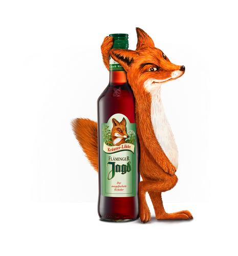 Das Bild zeigt einen Fuchs vor weißem Hintergrund, der sich an eine Flasche Fläminger Jagd mit grünem Etikett lehnt